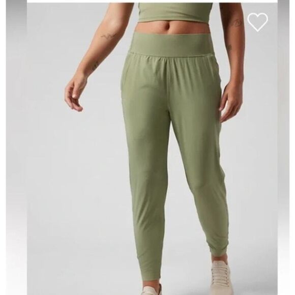 Athleta Run with it Pants in Eucalyptus Green Size MED TALL - Picture 1 of 8